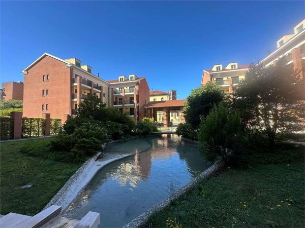 appartamento in vendita a Gallarate in zona Sciarè