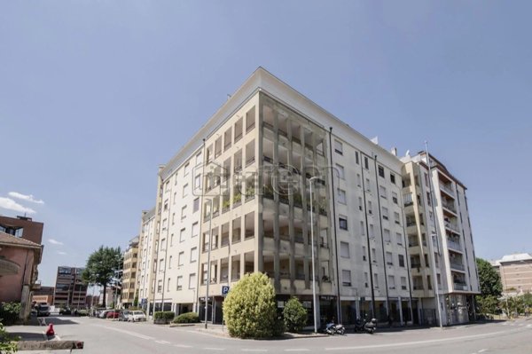 appartamento in vendita a Gallarate in zona Sciarè