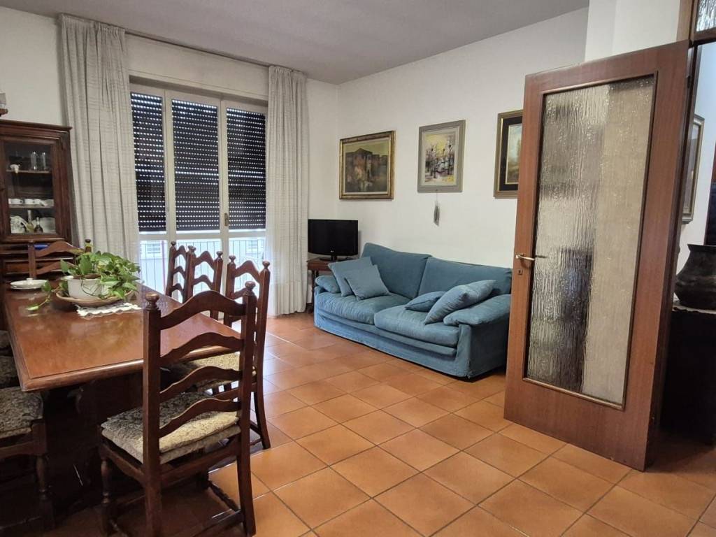 casa indipendente in vendita a Gallarate in zona Cascinetta