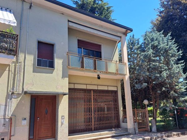 appartamento in vendita a Gallarate in zona Madonna in Campagna