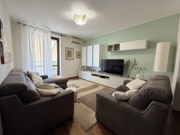 appartamento in vendita a Gallarate in zona Arnate