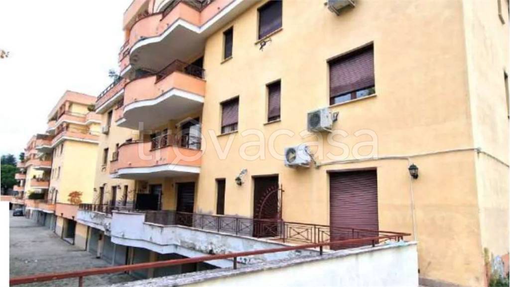 appartamento in vendita a Gallarate in zona Madonna in Campagna