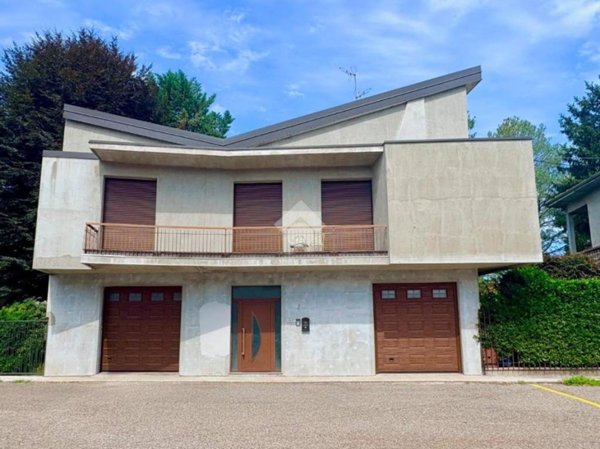 casa indipendente in vendita a Gallarate in zona Ronchi