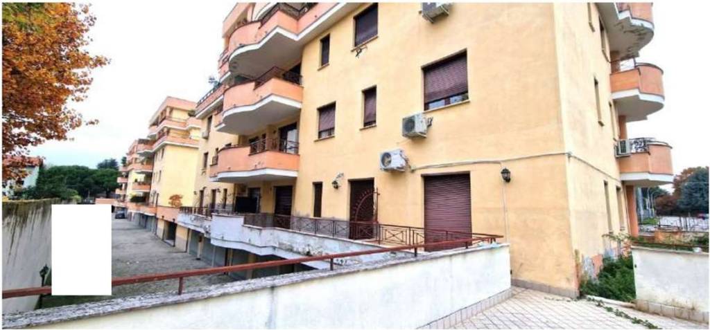 appartamento in vendita a Gallarate in zona Madonna in Campagna