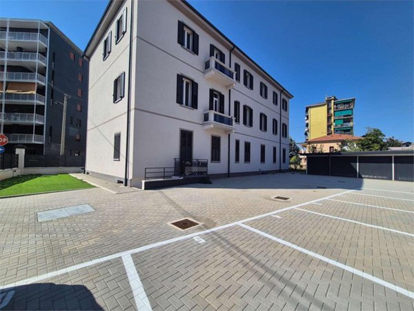appartamento in vendita a Gallarate in zona Cascinetta