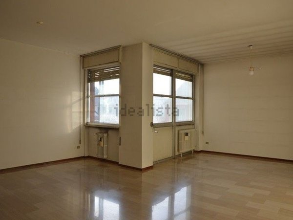 appartamento in vendita a Gallarate in zona Sciarè