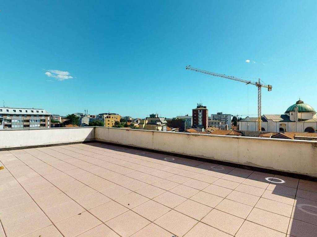 appartamento in vendita a Gallarate in zona Sciarè