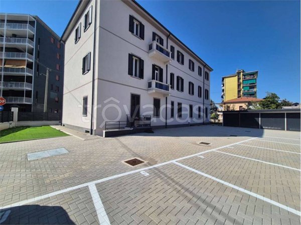 appartamento in vendita a Gallarate in zona Cascinetta