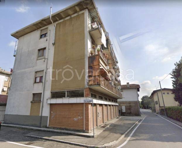 appartamento in vendita a Gallarate in zona Sciarè