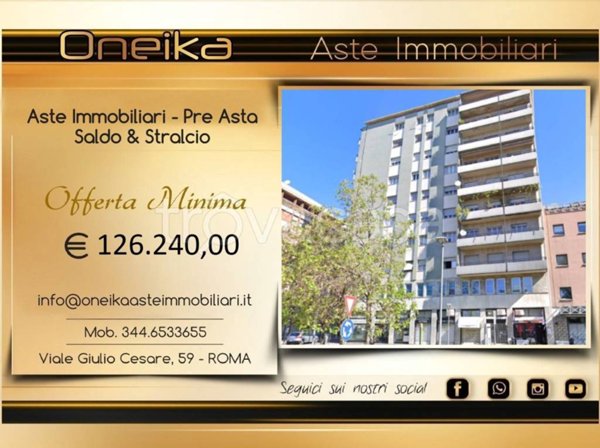 appartamento in vendita a Gallarate in zona Sciarè