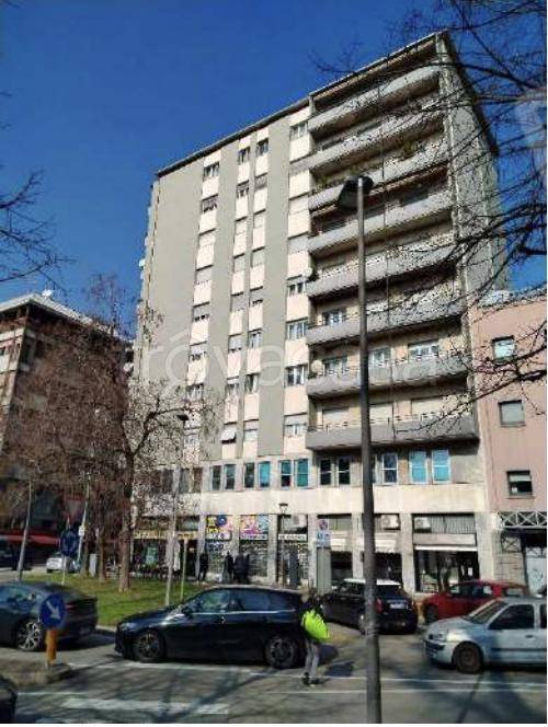 appartamento in vendita a Gallarate in zona Sciarè