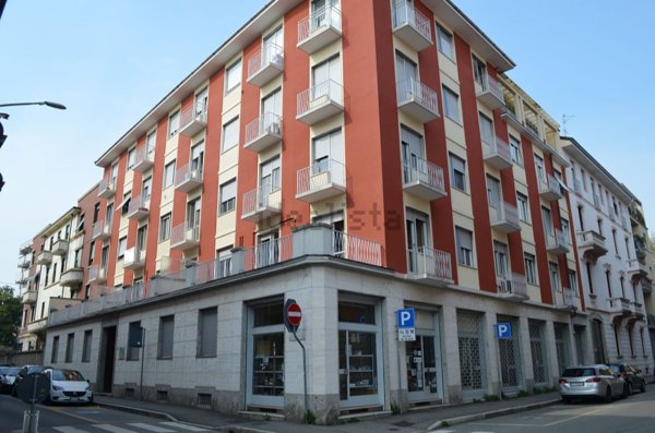 appartamento in vendita a Gallarate in zona Sciarè