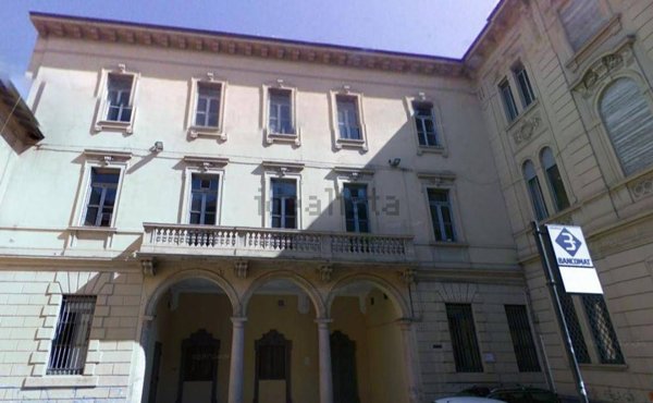ufficio in vendita a Gallarate in zona Sciarè