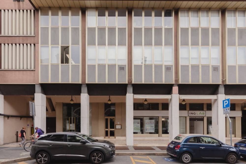 appartamento in vendita a Gallarate in zona Sciarè