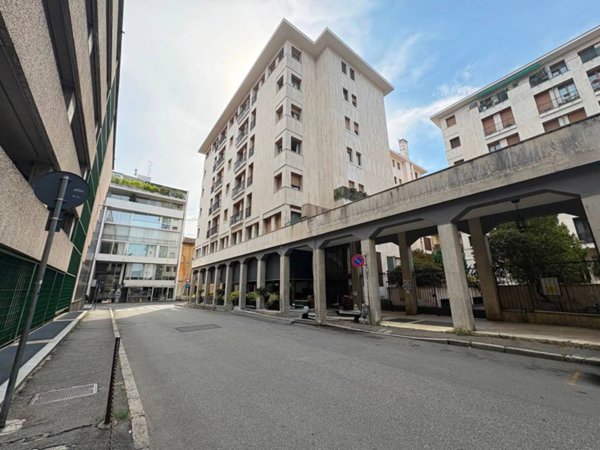 appartamento in vendita a Gallarate in zona Sciarè