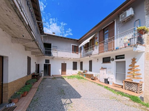 appartamento in vendita a Gallarate in zona Crenna