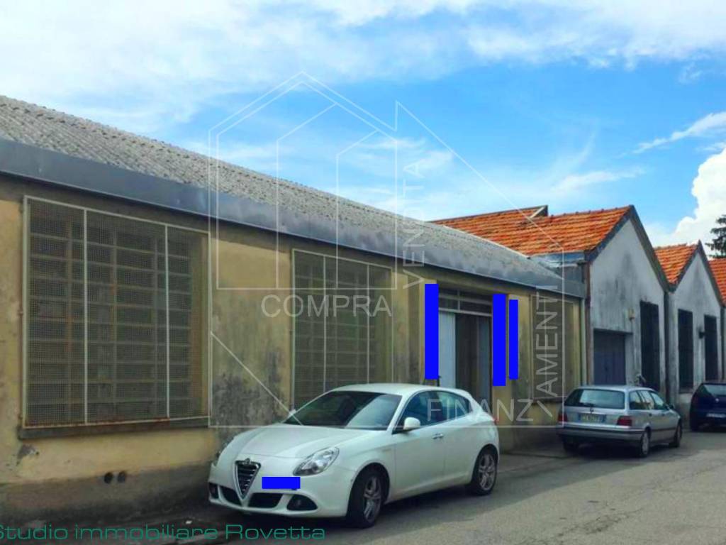 locale commerciale in vendita a Gallarate in zona Sciarè