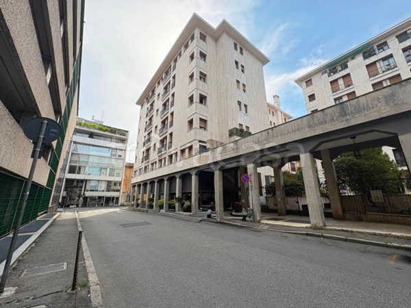 appartamento in vendita a Gallarate in zona Sciarè