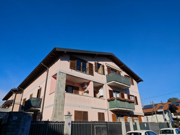 appartamento in vendita a Gallarate in zona Cascinetta