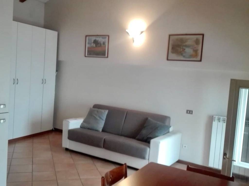 intera palazzina in vendita a Gallarate in zona Sciarè
