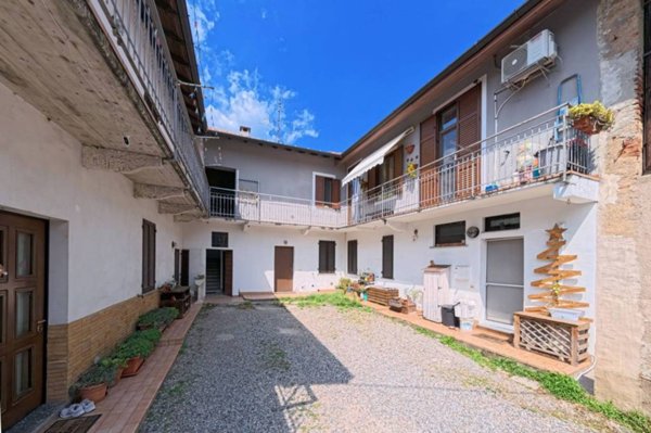 appartamento in vendita a Gallarate in zona Crenna