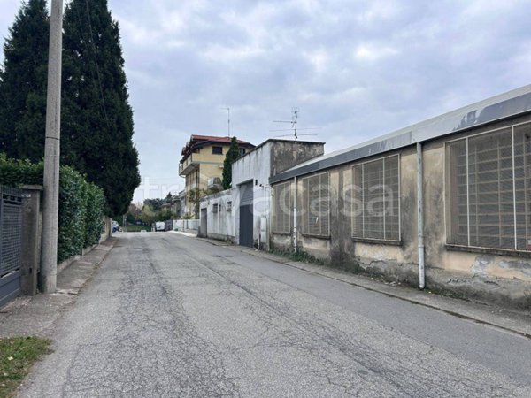 locale commerciale in vendita a Gallarate