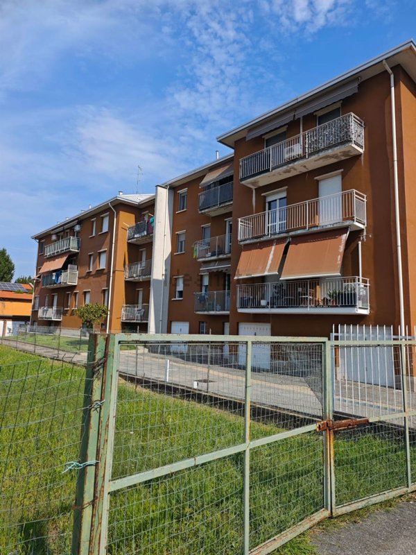 appartamento in vendita a Gallarate in zona Cascinetta