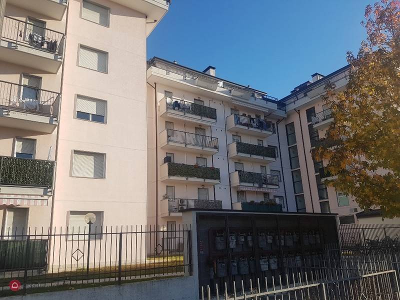 appartamento in vendita a Gallarate in zona Arnate