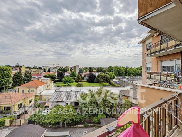 appartamento in vendita a Gallarate in zona Arnate