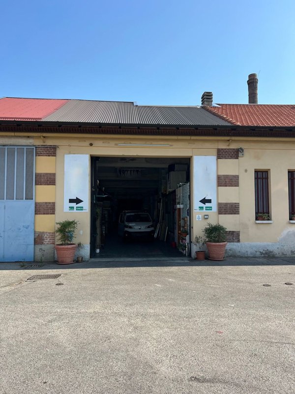 capannone in vendita a Gallarate