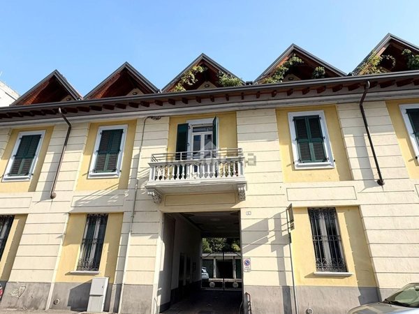 appartamento in vendita a Gallarate in zona Sciarè