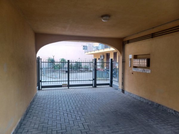 appartamento in vendita a Gallarate in zona Sciarè