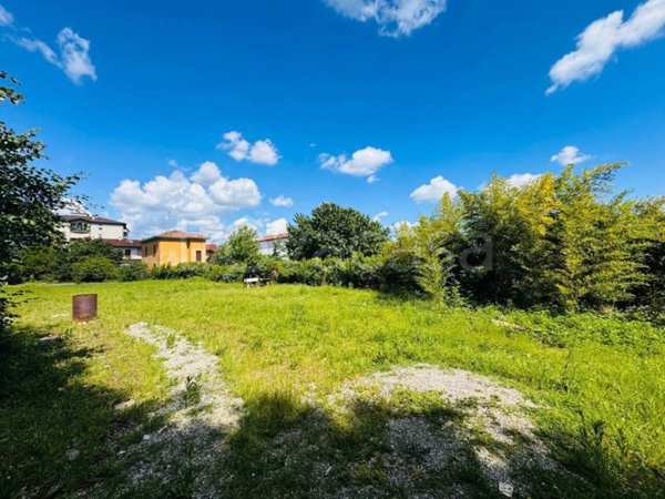 terreno agricolo in vendita a Gallarate in zona Sciarè
