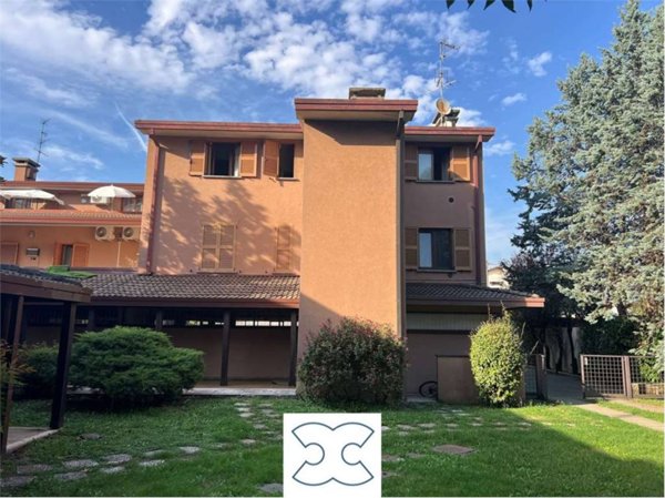 appartamento in vendita a Gallarate in zona Arnate