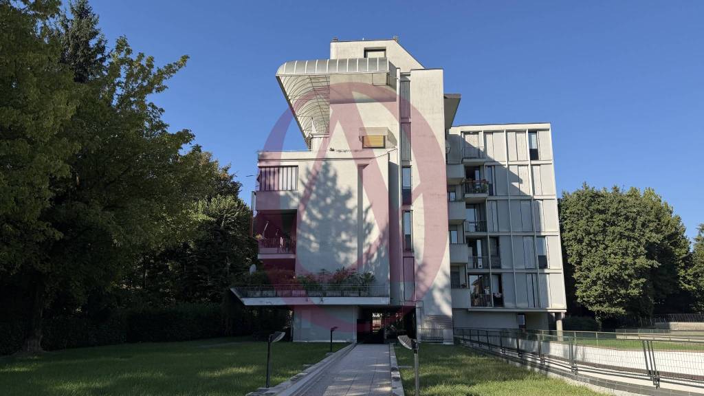 appartamento in vendita a Gallarate in zona Cascinetta