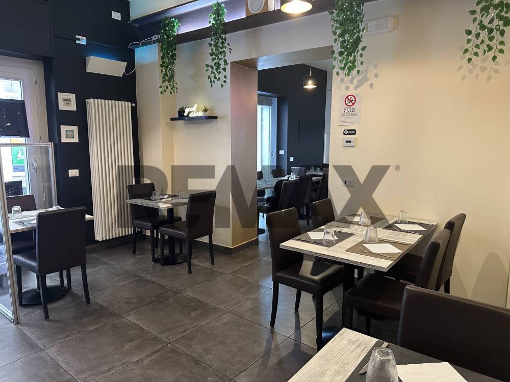 locale commerciale in vendita a Gallarate