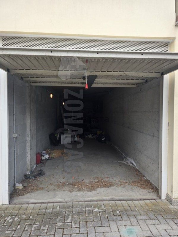box auto in vendita a Gallarate in zona Crenna
