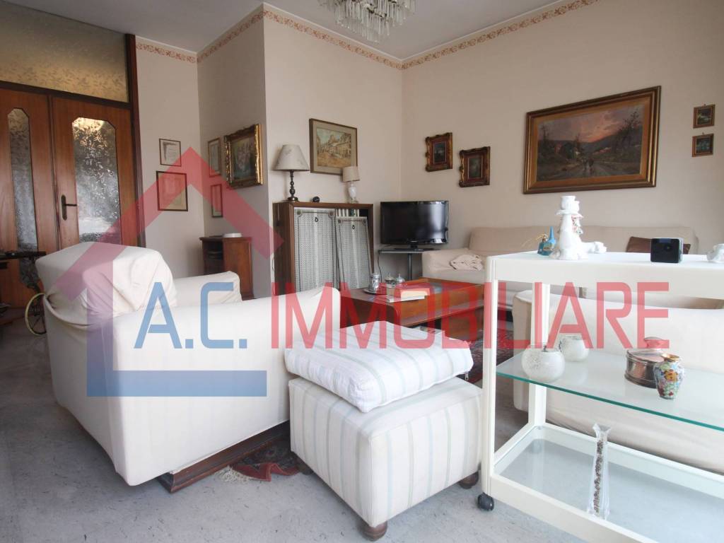 appartamento in vendita a Gallarate in zona Arnate