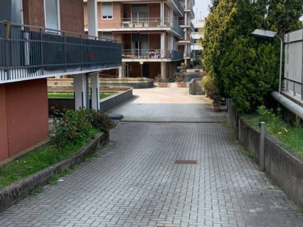box auto in vendita a Gallarate in zona Sciarè