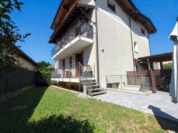 appartamento in vendita a Gallarate in zona Crenna