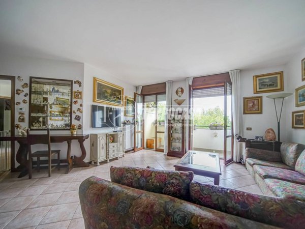 appartamento in vendita a Gallarate in zona Sciarè