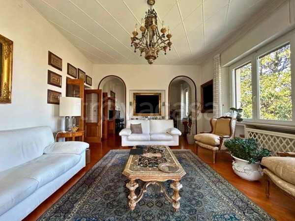 casa indipendente in vendita a Gallarate in zona Crenna
