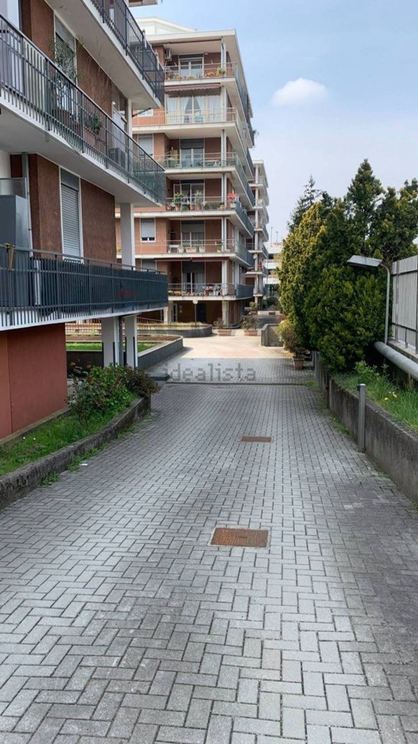 box auto in vendita a Gallarate in zona Sciarè