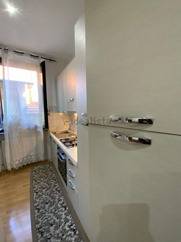 appartamento in vendita a Gallarate in zona Sciarè