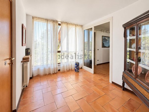 appartamento in vendita a Gallarate in zona Sciarè
