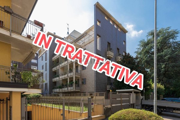 appartamento in vendita a Gallarate in zona Sciarè