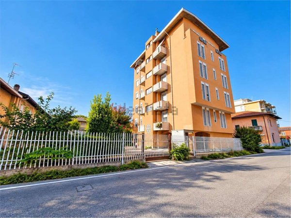 appartamento in vendita a Gallarate in zona Cascinetta