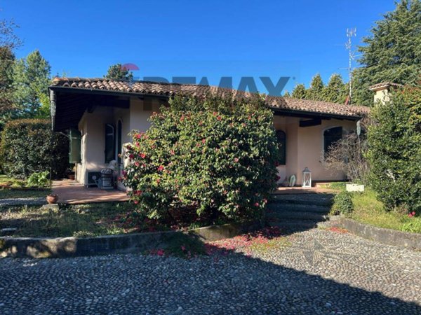 casa indipendente in vendita a Gallarate in zona Arnate