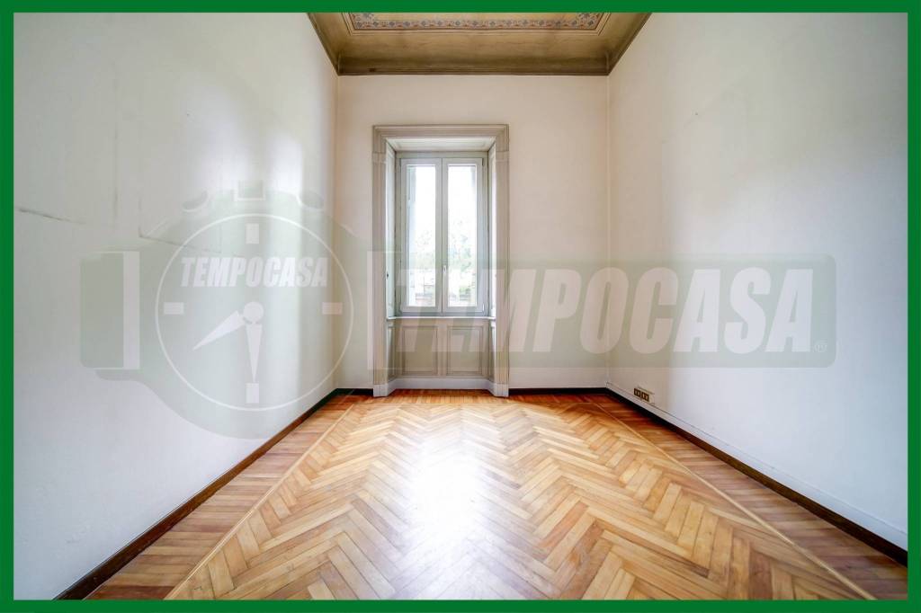appartamento in vendita a Gallarate in zona Sciarè
