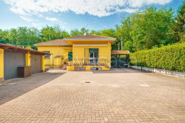 casa indipendente in vendita a Gallarate in zona Madonna in Campagna